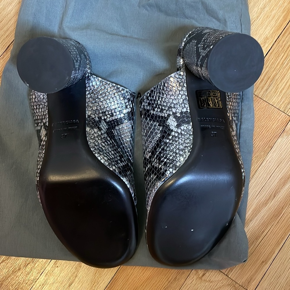 Balenciaga snakeskin mules size 37 never worn - Picture 4 of 6